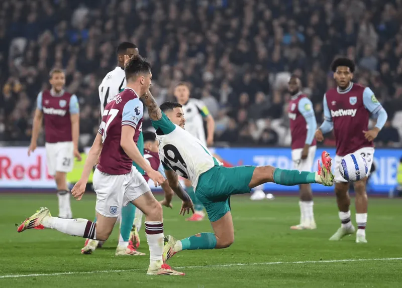 星空体育入口-关于今晚纽卡斯尔调整名单以备欧冠，伤情更新环节打磨，态度坚定，身体对抗强度拉满的信息